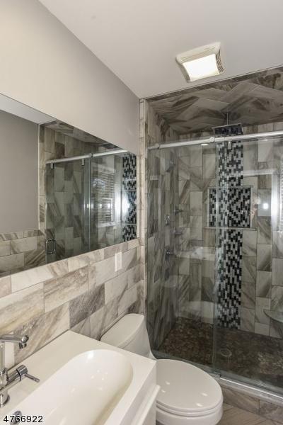 4 Green Tree Ln, Dover, NJ 07801 photo 11