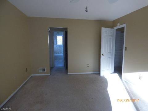 46 Overlook Dr, Hackettstown, NJ 07840 photo 3