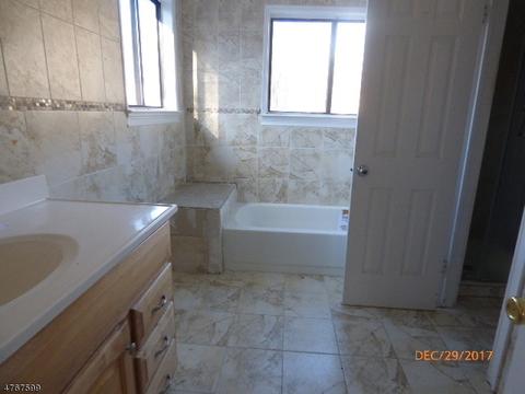 46 Overlook Dr, Hackettstown, NJ 07840 photo 4