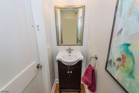 15 Champlain Ter, Montclair, NJ 07042 photo 9