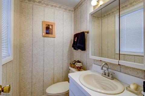 16 Vernon Ct, Wayne, NJ 07470 photo 22