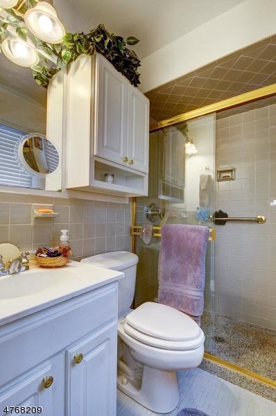 16 Vernon Ct, Wayne, NJ 07470 photo 19