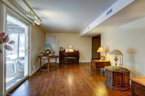 16 Vernon Ct, Wayne, NJ 07470 photo 21