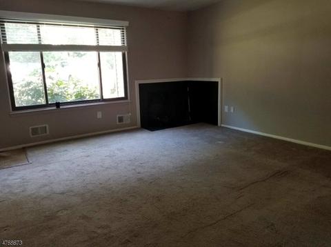 910 Stonegate Ln, Stanhope, NJ 07874 photo 5