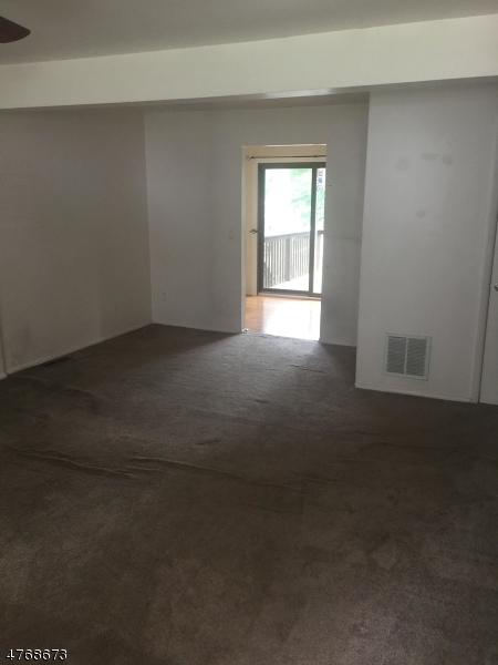 910 Stonegate Ln, Stanhope, NJ 07874 photo 6