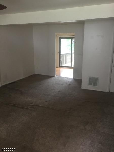 910 Stonegate Ln, Stanhope, NJ 07874 photo 7