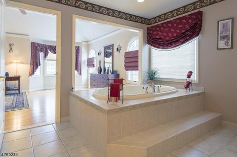 103 Eileen Dr, Cedar Grove, NJ 07009 photo 16