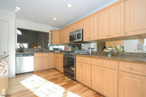 134 Worcester Dr, Wayne, NJ 07470 photo 6