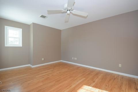 134 Worcester Dr, Wayne, NJ 07470 photo 13
