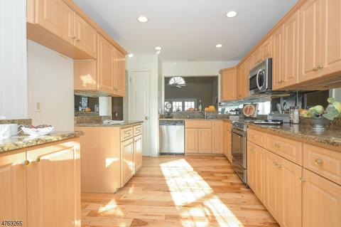 134 Worcester Dr, Wayne, NJ 07470 photo 7