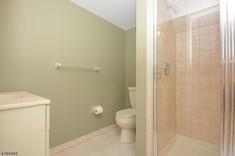 134 Worcester Dr, Wayne, NJ 07470 photo 15