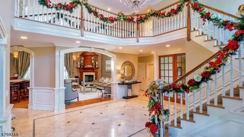 22 Cherry Ln, Upper Saddle River, NJ 07458 photo 2