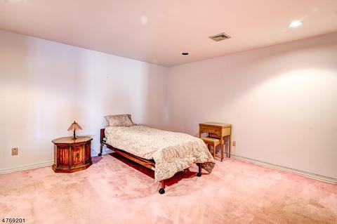 16 Worcester Dr, Wayne, NJ 07470 photo 17