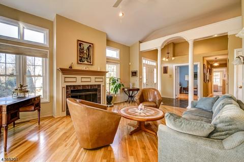 16 Worcester Dr, Wayne, NJ 07470 photo 4