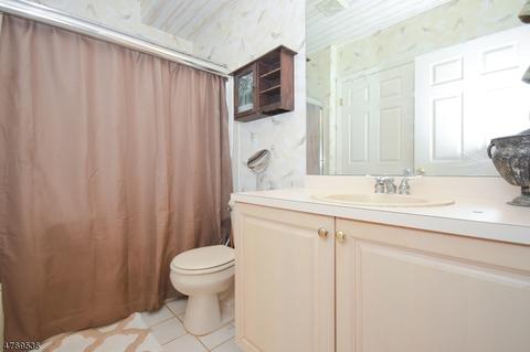 3105 Schindler Ln, Wayne, NJ 07470 photo 10