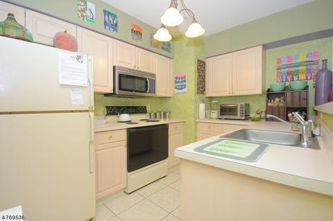 3105 Schindler Ln, Wayne, NJ 07470 photo 2