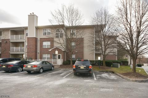 3105 Schindler Ln, Wayne, NJ 07470 photo 1