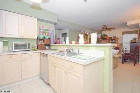 3105 Schindler Ln, Wayne, NJ 07470 photo 3