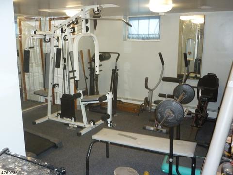 267 E 2nd Ave, Roselle, NJ 07203 photo 20