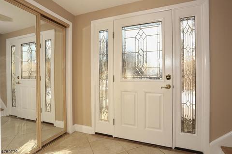 118 Midwood Rd, Paramus, NJ 07652 photo 2