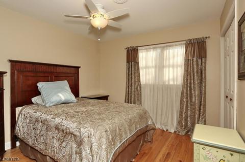 118 Midwood Rd, Paramus, NJ 07652 photo 17
