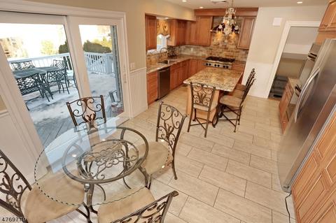 118 Midwood Rd, Paramus, NJ 07652 photo 6