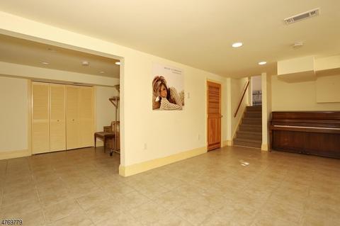 118 Midwood Rd, Paramus, NJ 07652 photo 22