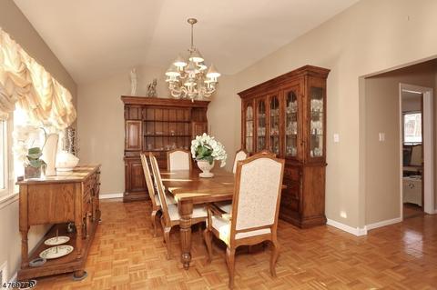 118 Midwood Rd, Paramus, NJ 07652 photo 5