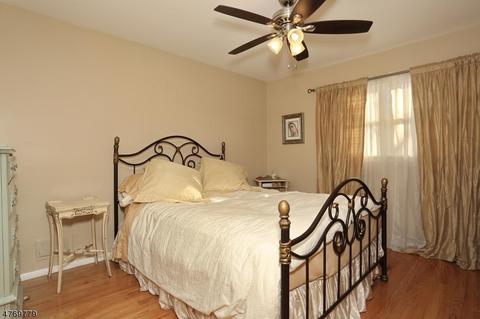118 Midwood Rd, Paramus, NJ 07652 photo 16
