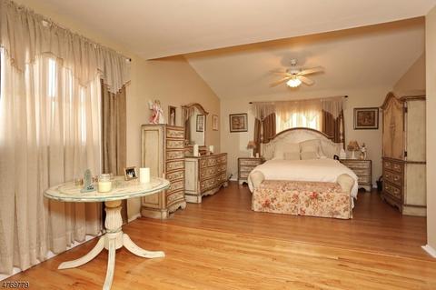 118 Midwood Rd, Paramus, NJ 07652 photo 11