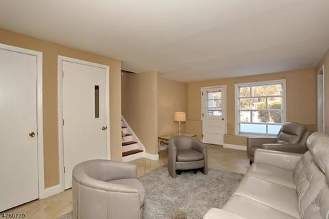 118 Midwood Rd, Paramus, NJ 07652 photo 24