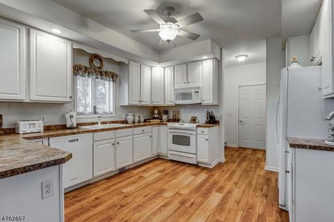 15 Oneida Trl, Wayne, NJ 07470 photo 5