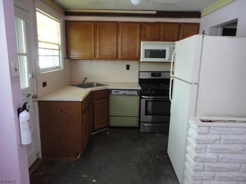 428 Simons Ave, Hackensack, NJ 07601 photo 4