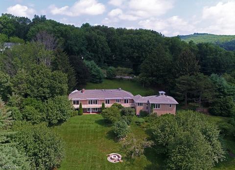 4 Robert Rd, Mendham, NJ 07945 photo 3