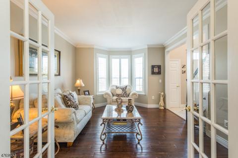 7 Windsor Ct, Hackettstown, NJ 07840 photo 4