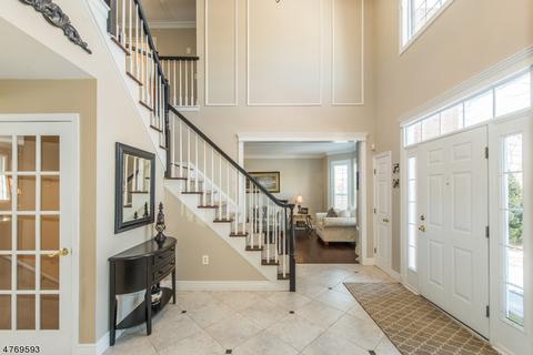 7 Windsor Ct, Hackettstown, NJ 07840 photo 2