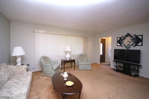 210 Valley Rd, Wayne, NJ 07470 photo 4