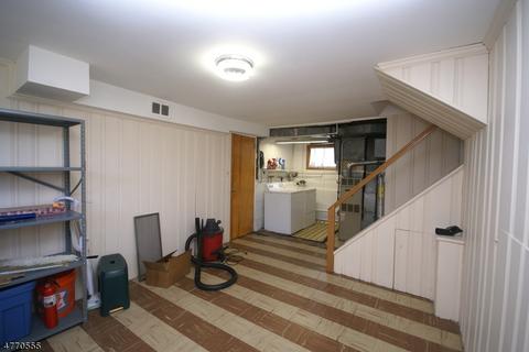 210 Valley Rd, Wayne, NJ 07470 photo 18