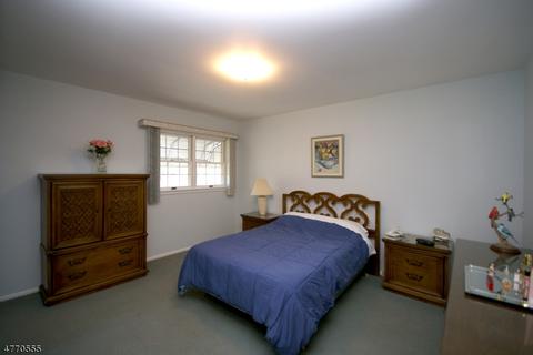 210 Valley Rd, Wayne, NJ 07470 photo 14
