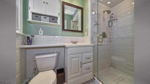 45 Brookwood Dr, Wayne, NJ 07470 photo 15