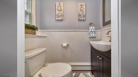 45 Brookwood Dr, Wayne, NJ 07470 photo 11