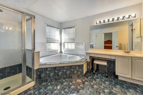 23 Harrier Ct, Wayne, NJ 07470 photo 14