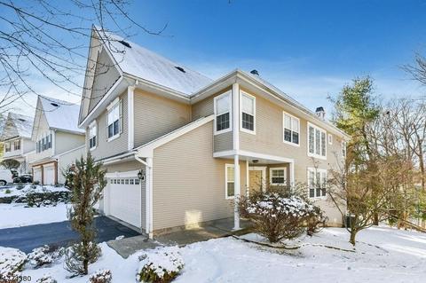 23 Harrier Ct, Wayne, NJ 07470 photo 1