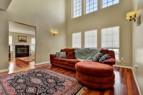 23 Harrier Ct, Wayne, NJ 07470 photo 2