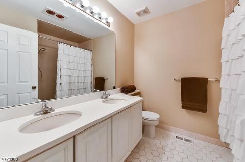 23 Harrier Ct, Wayne, NJ 07470 photo 19