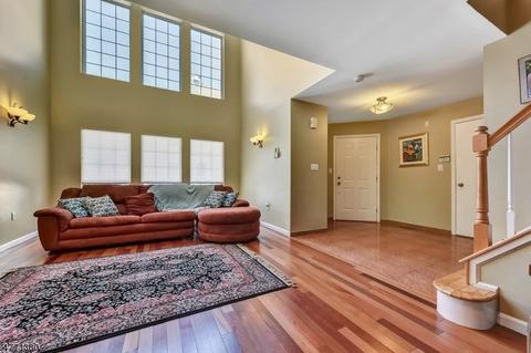 23 Harrier Ct, Wayne, NJ 07470 photo 5