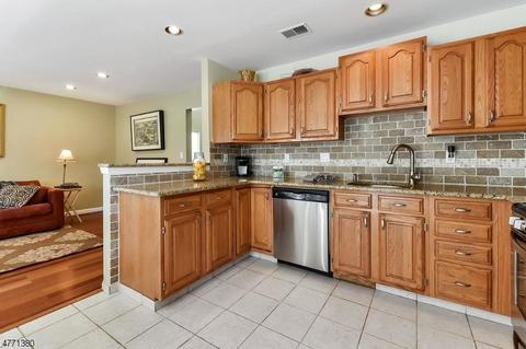 23 Harrier Ct, Wayne, NJ 07470 photo 11