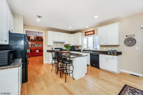 20 Apache Trl, Rockaway, NJ 07866 photo 9