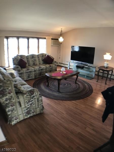 40 Bart Pl, Clifton, NJ 07013 photo 3