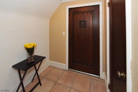 680 Ramapo Rd, Teaneck, NJ 07666 photo 2